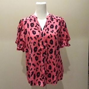 Cute NWT Short Sleeve Pink Medium Blouse